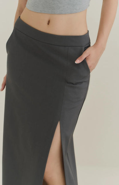Front-Slit Tailored Maxi Skirt<br/>率性開衩西裝長裙