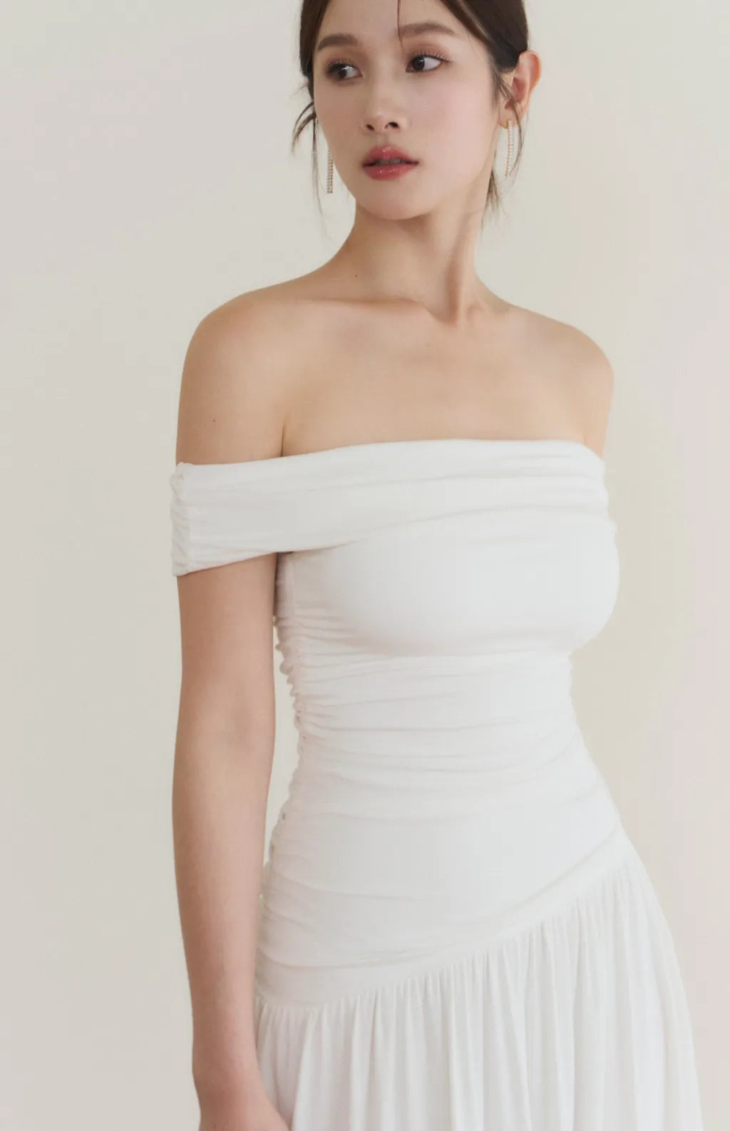 Off-Shoulder Ruched Maxi Bra Dress<br/>法式平肩抓皺修身Bra Dress