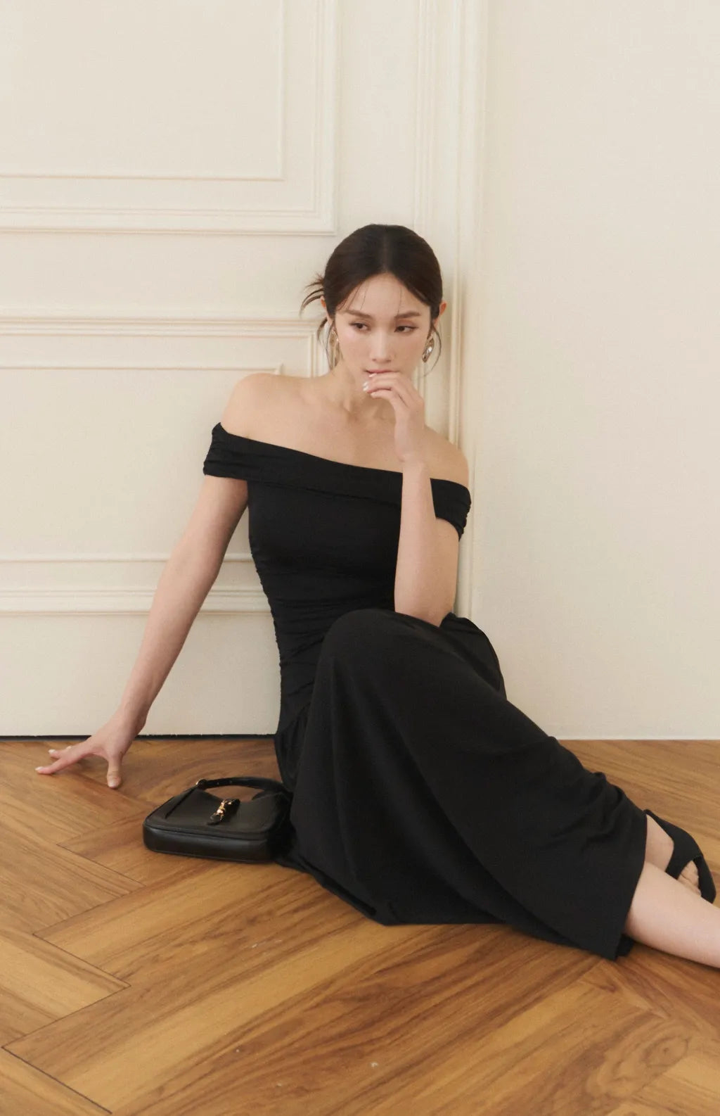 Off-Shoulder Ruched Maxi Bra Dress<br/>法式平肩抓皺修身Bra Dress