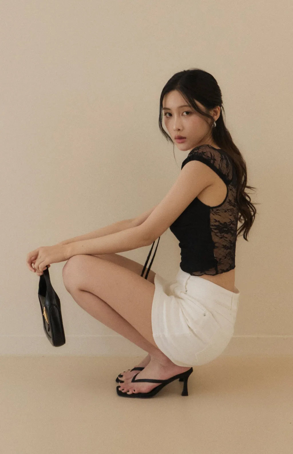 Sheer Lace Tie-Front Square-Neck Bra Top<br/>蕾絲抽繩方領透膚Bra Top