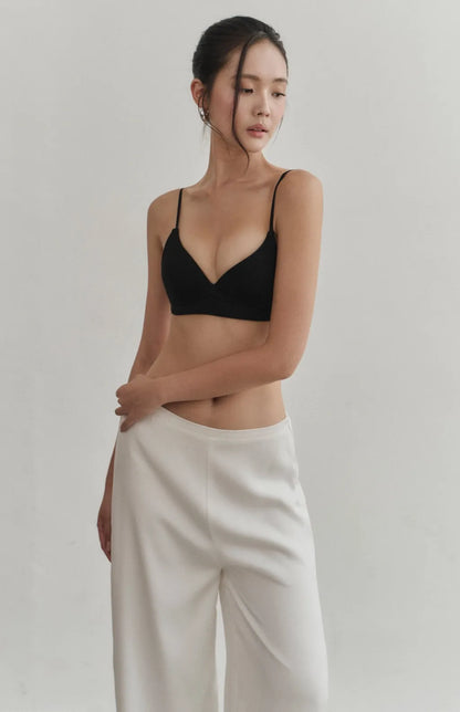 Silky Drapey Wide-Leg Trousers<br/>絲感垂墜寬褲