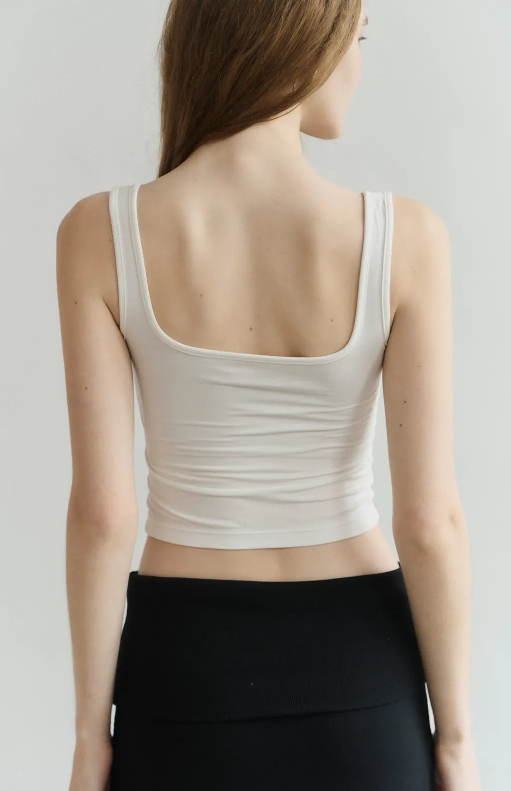 Barely-There Square-Neck Bra Top<br/>輕裸寬肩方領品牌刺繡Bra Top