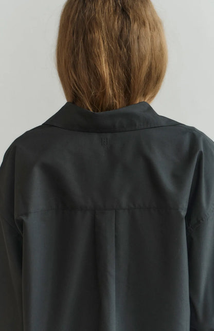 Water-Repellent Oversized Shirt<br/>抗潑水品牌刺繡襯衫
