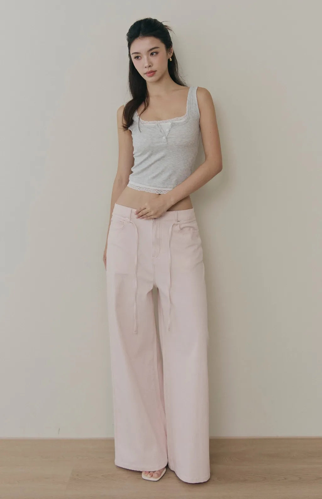 Tencel Layered Lace-Trim Henley Bra Top<br/>天絲假兩件蕾絲可開釦Bra Top