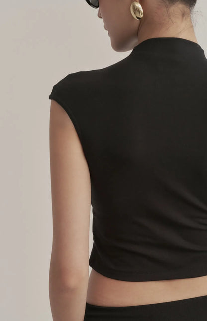 Soft Ribbed Mock-Neck Cap-Sleeve Crop Bra Top<br/>柔彈羅紋高領包肩Bra Top
