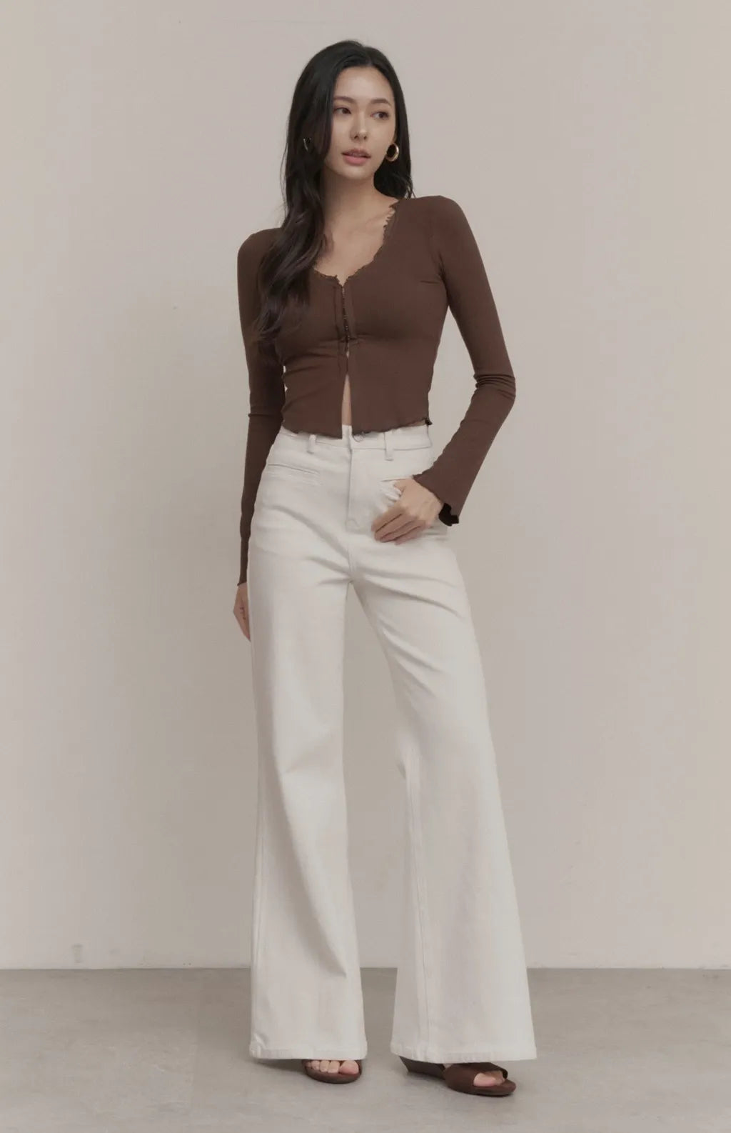 High-Waisted Welt-Pocket Flared Jeans<br/>高腰貼邊口袋牛仔喇叭褲