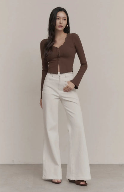 High-Waisted Welt-Pocket Flared Jeans<br/>高腰貼邊口袋牛仔喇叭褲