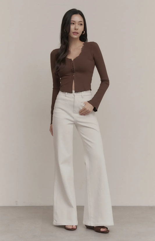 High-Waisted Welt-Pocket Flared Jeans<br/>高腰貼邊口袋牛仔喇叭褲