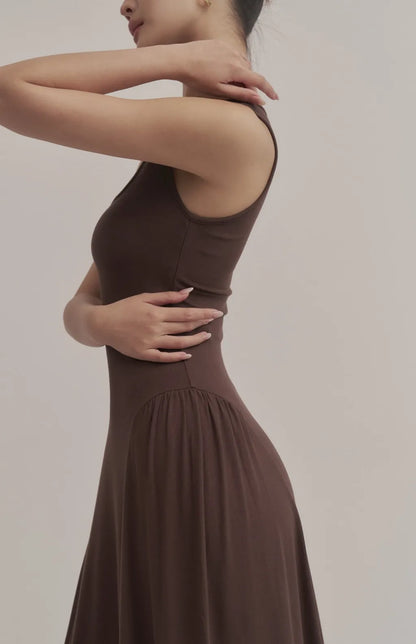 Square-Neck Ruched Maxi Bra Dress<br/>方領削肩抓皺修身Bra Dress