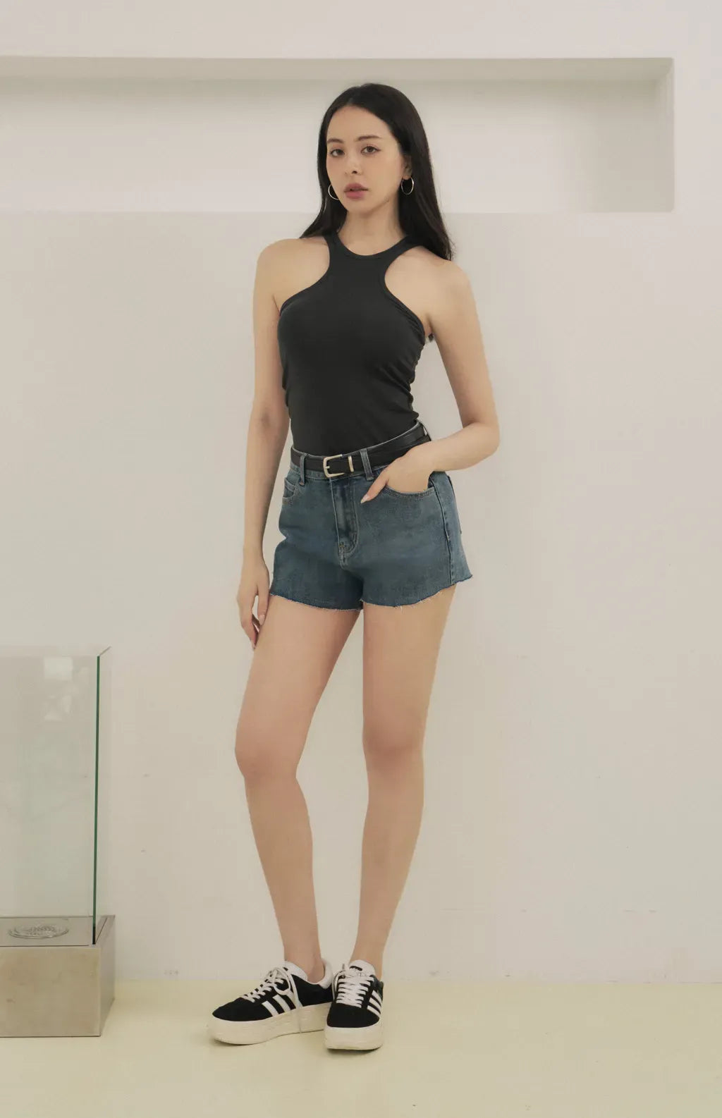 Raw Hem Denim Shorts<br/>簡約質感不收邊牛仔短褲