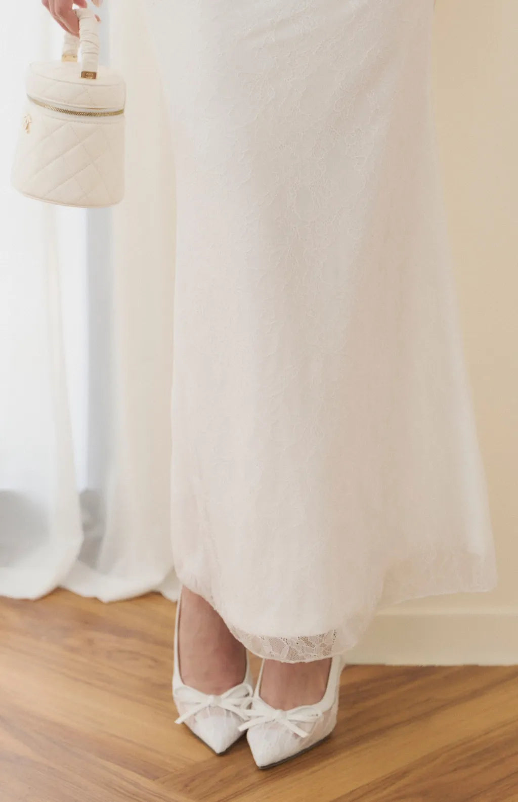 Lace V-Neck Tie-Back Maxi Bra Dress<br/>蕾絲V領美背綁帶Bra Dress