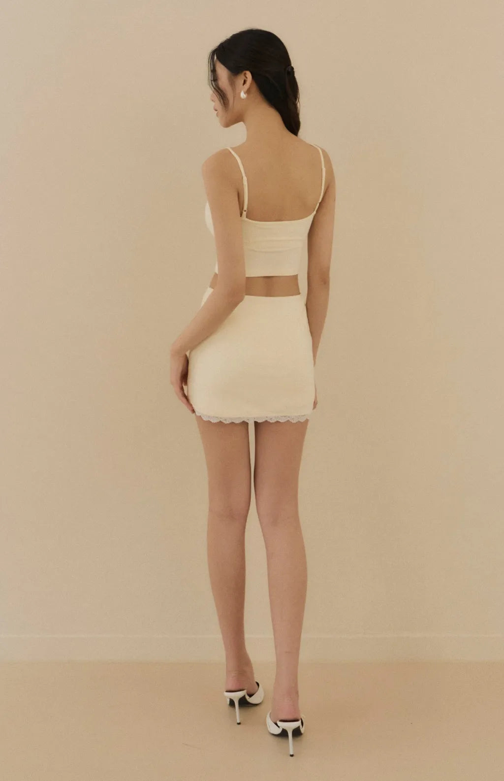 Lace-Hem Fitted Mini Skort<br/>心機蕾絲包臀褲裙