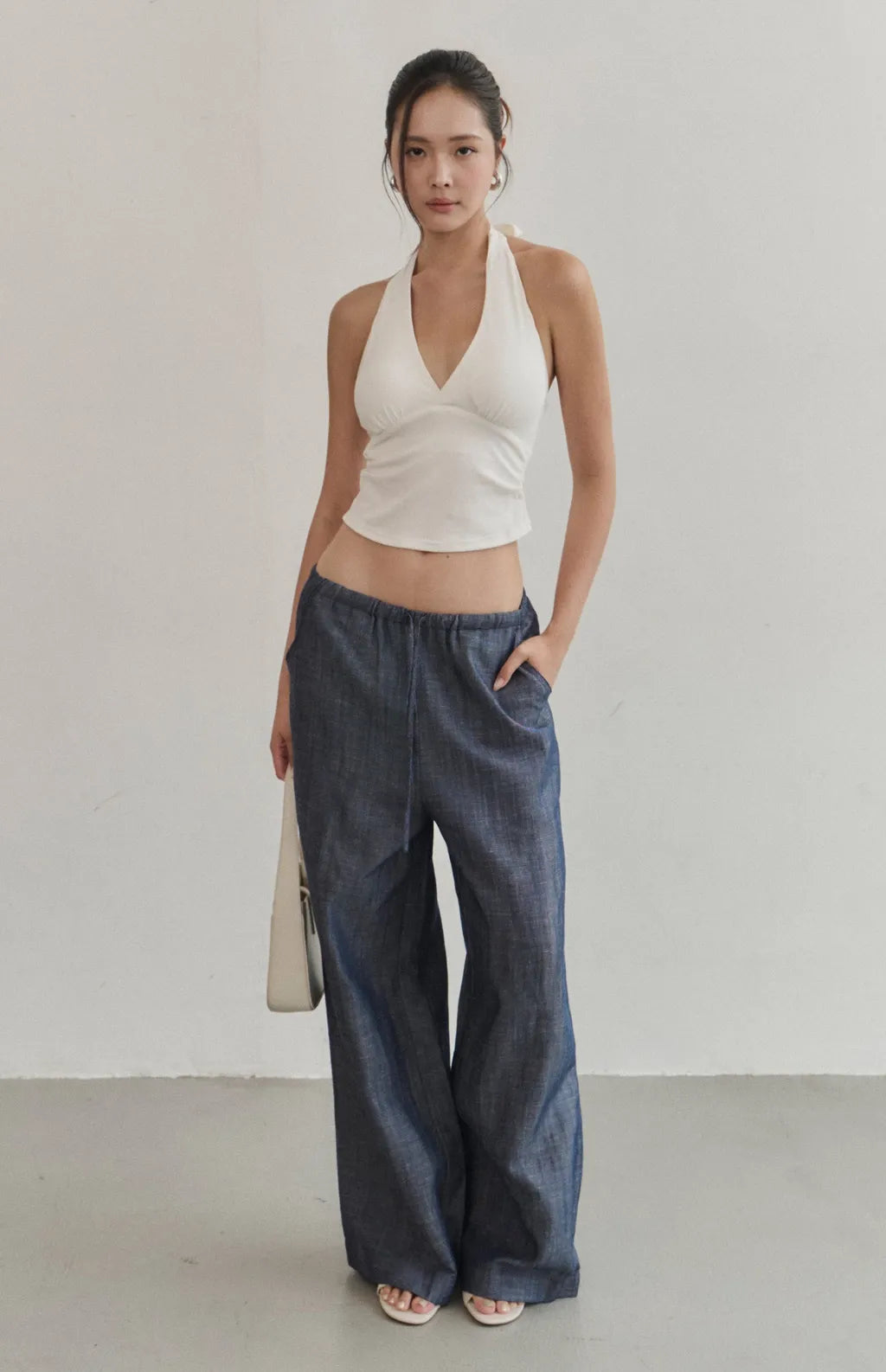 Ruched Plunge Tie-Halter Bra Top<br/>抓皺交叉V領綁帶Bra Top
