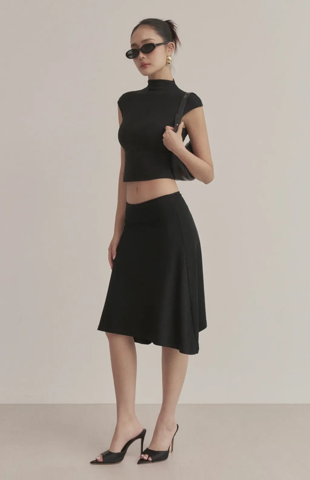 Soft Ribbed Mock-Neck Cap-Sleeve Crop Bra Top<br/>柔彈羅紋高領包肩Bra Top